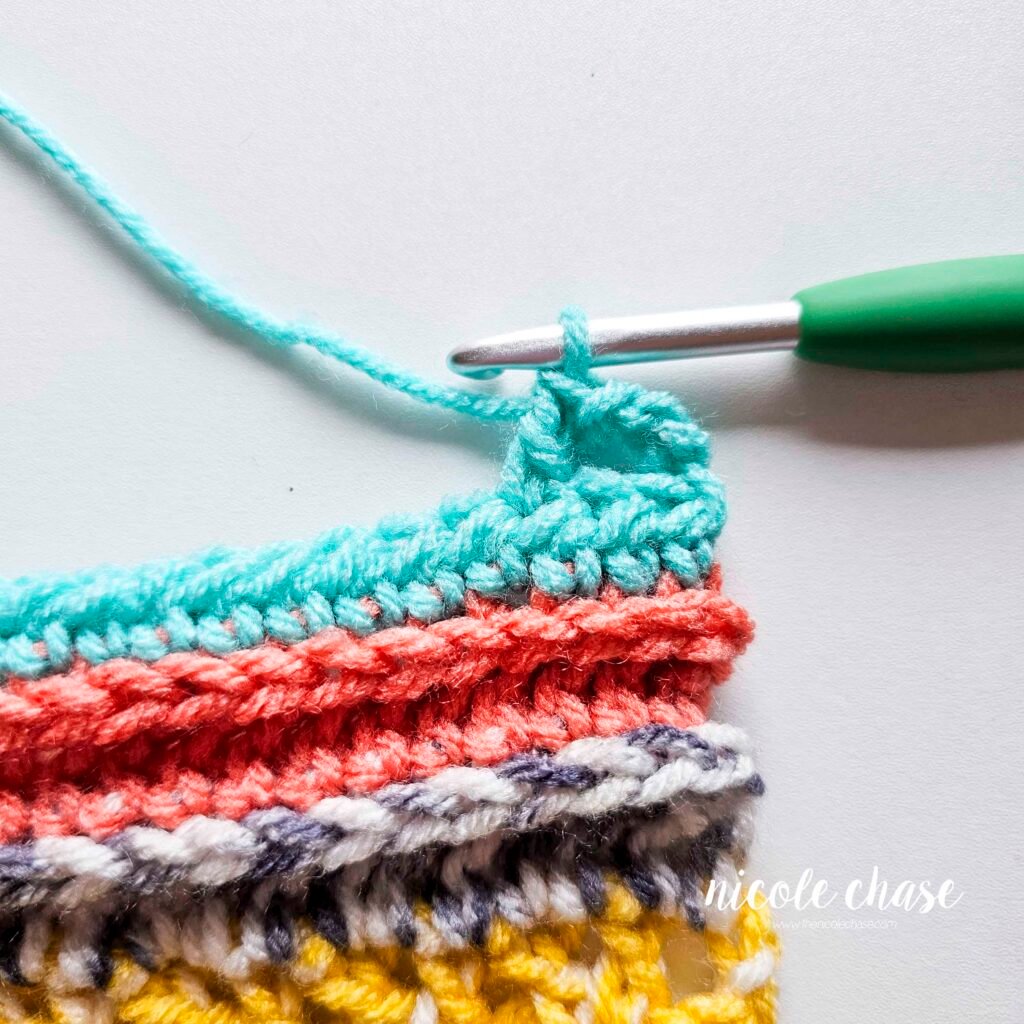 Working R11 of this neck warmer cowl crochet pattern, part 2.