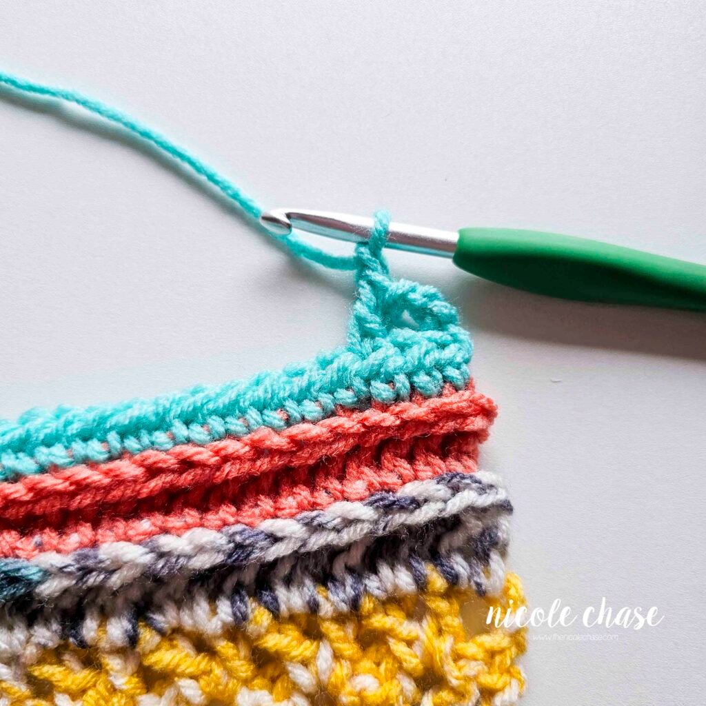 Working R11 of this neck warmer cowl crochet pattern, part 3.