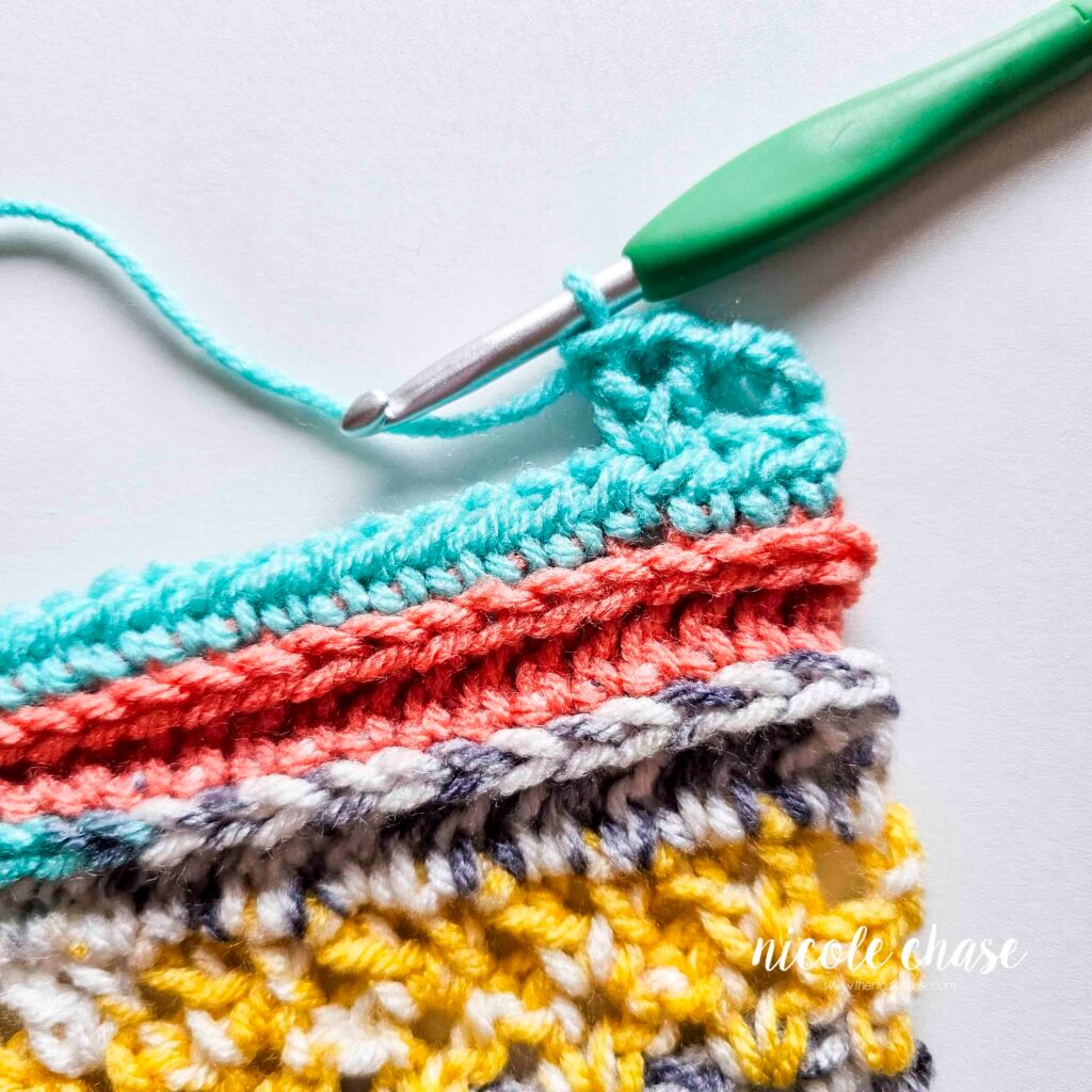 Working R11 of this neck warmer cowl crochet pattern, part 4.