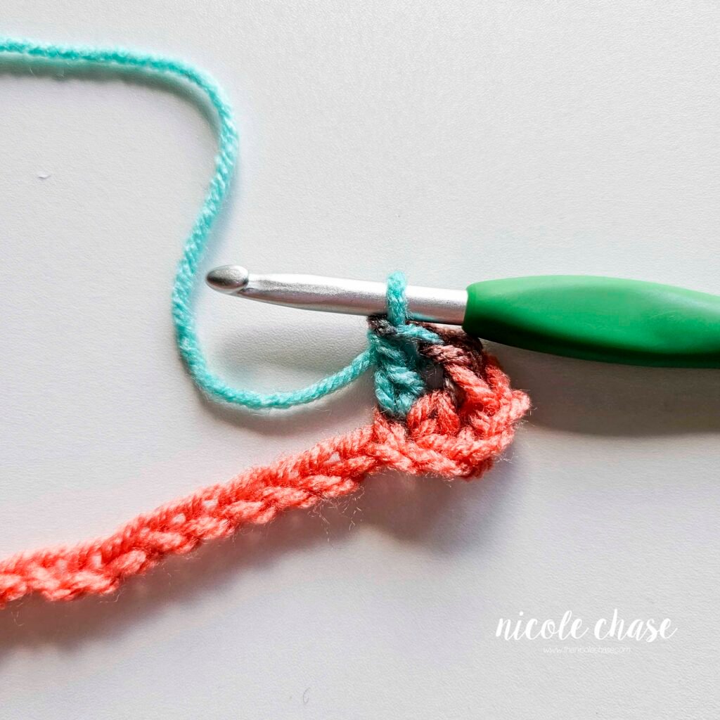 Working R1 of the free cowl crochet pattern, part 3.