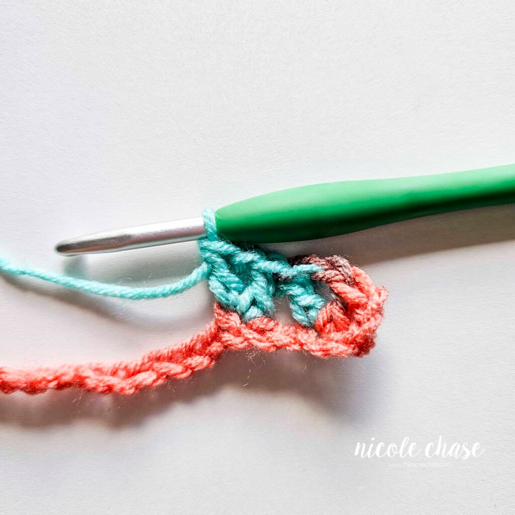 Working R1 of the free cowl crochet pattern, part 4.