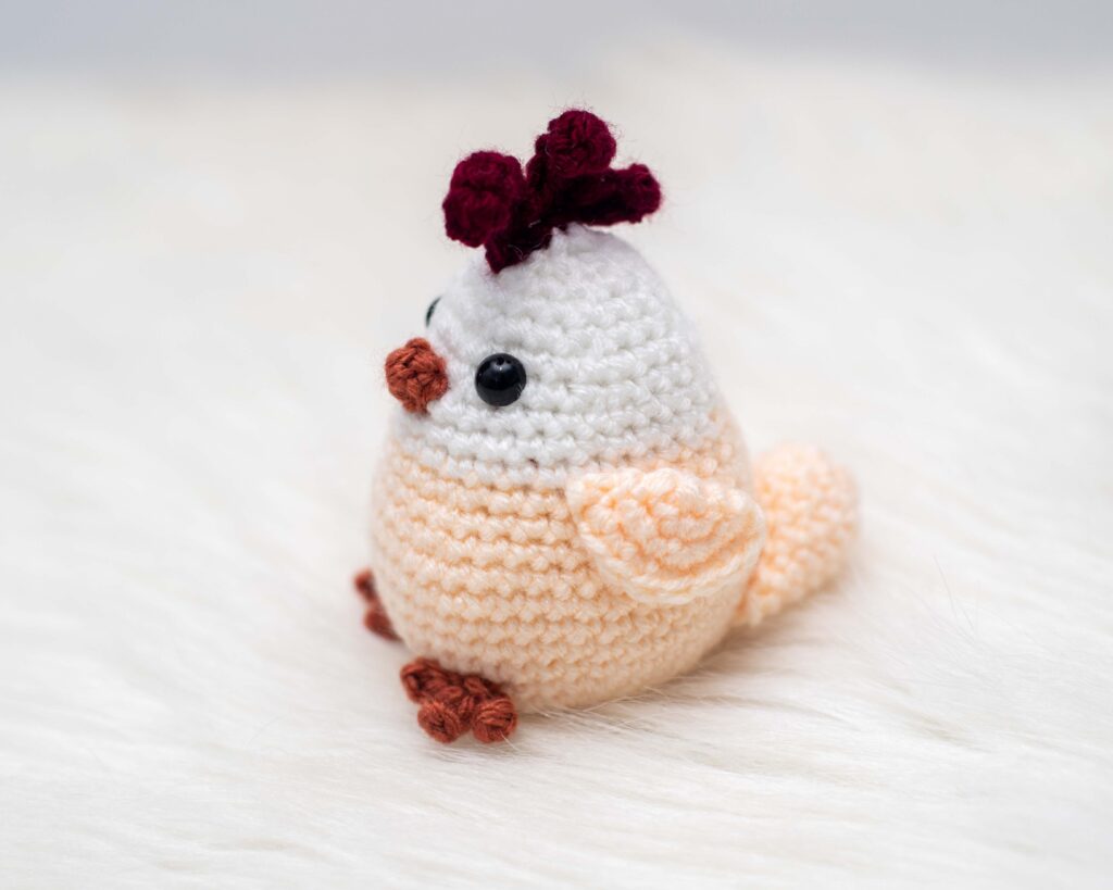 small crochet chicken amigurumi