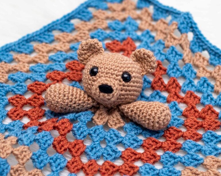 Hug Me Bear Lovey – Free Crochet Pattern