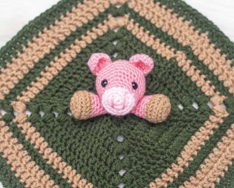 Hug Me Pig Lovey – Free Crochet Pattern