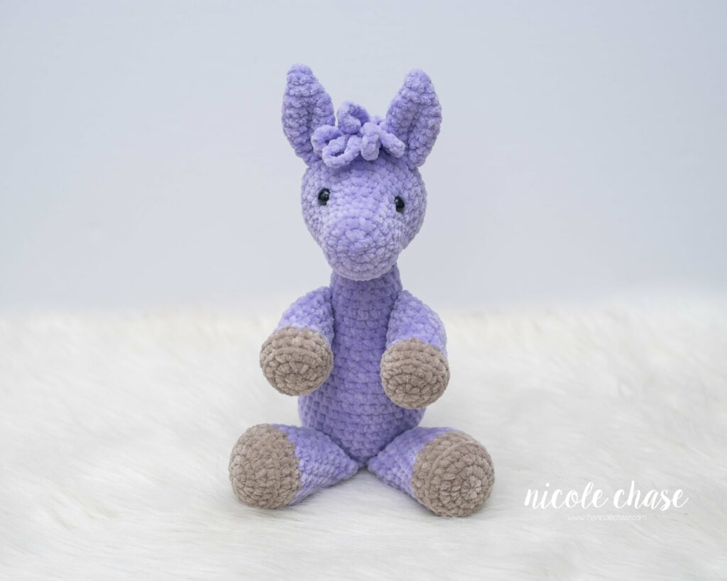 lyla the llama crochet pattern in parfait chunky yarn