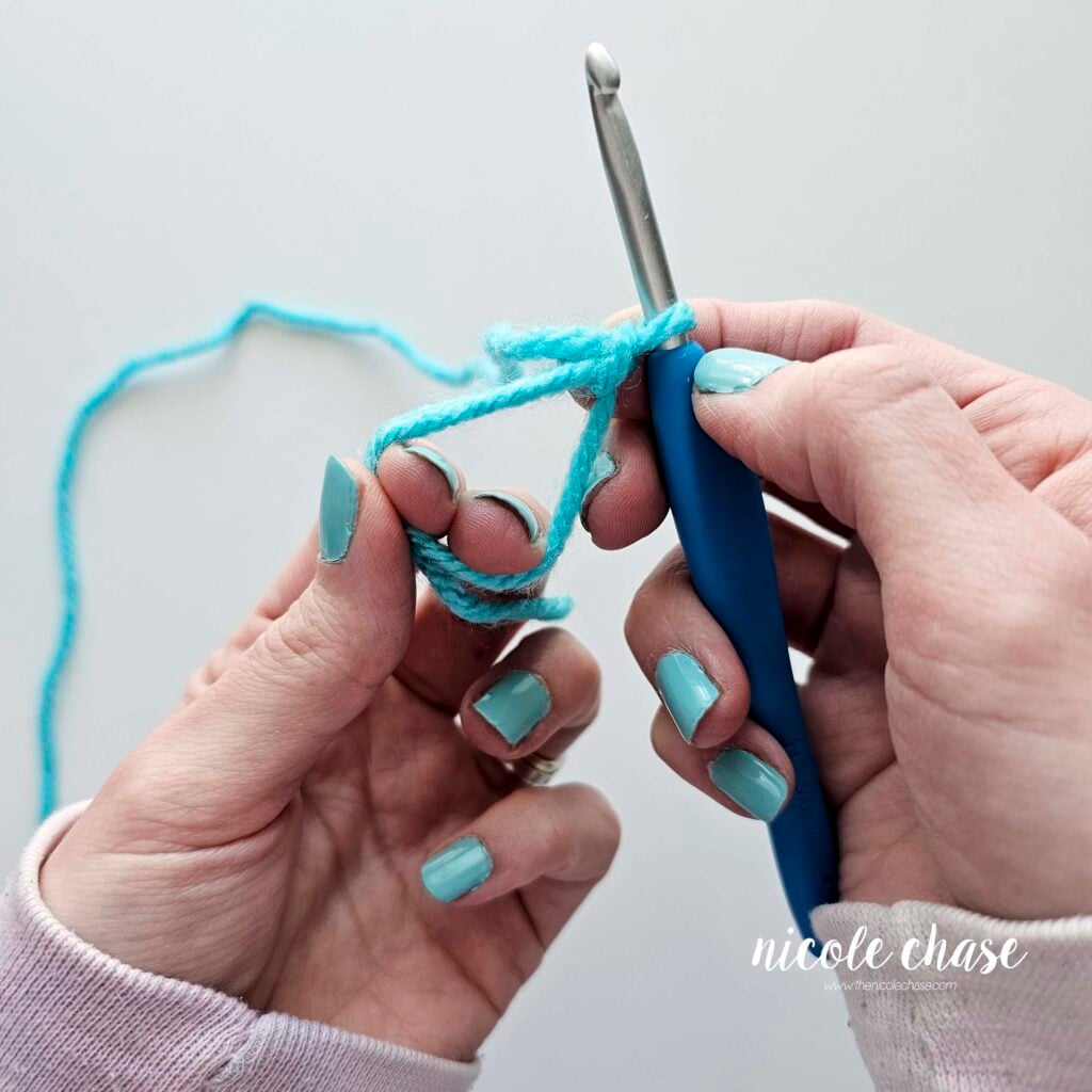 Adjusting the hold of the magic ring.