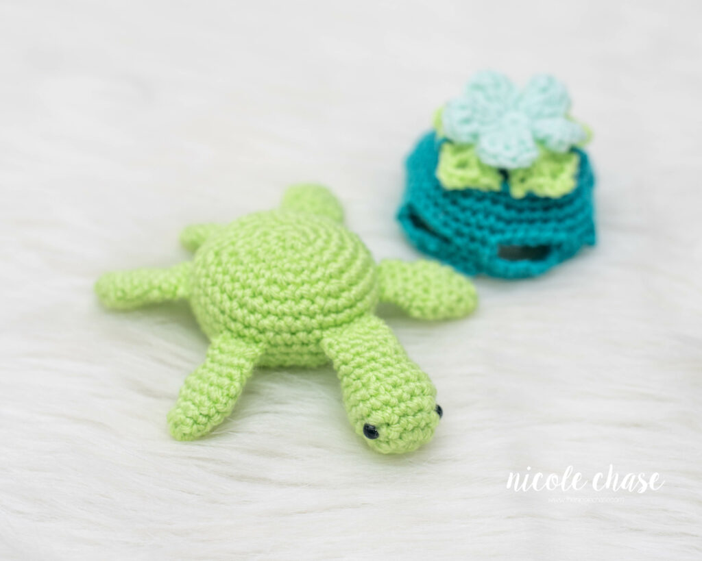 no sew turtle crochet pattern shown without the flower shell