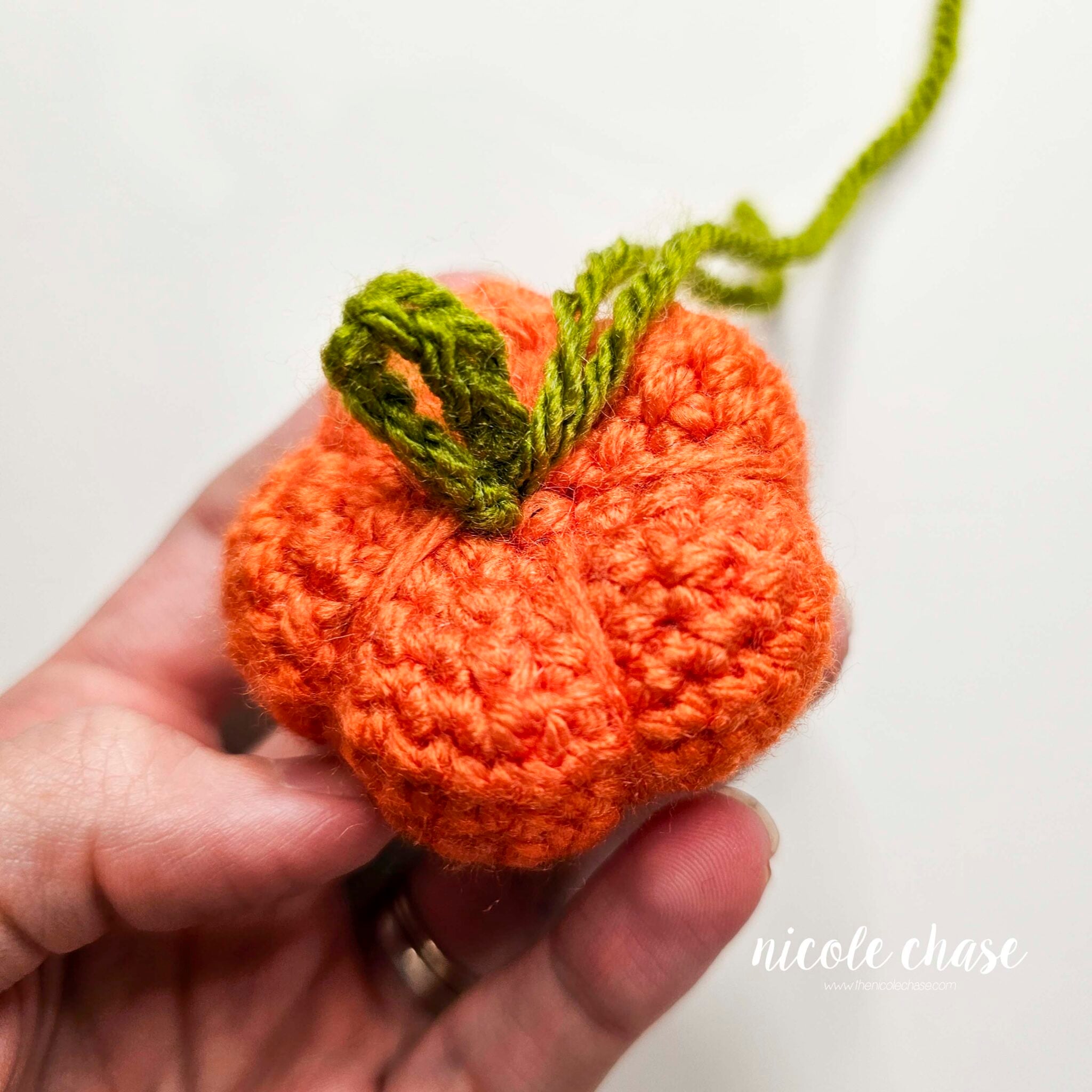 small-crochet-pumpkin-pattern-free-pumpkin-amigurumi