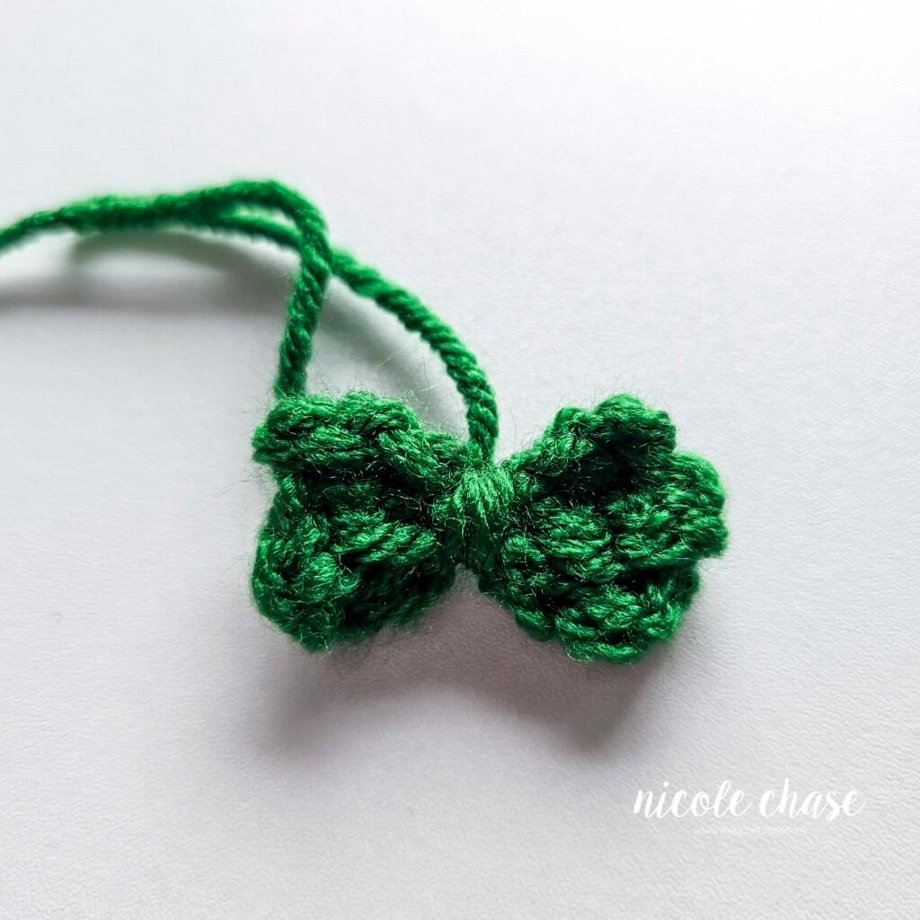 The finished bow for the Gerry the Gingerbread crochet pattern. 