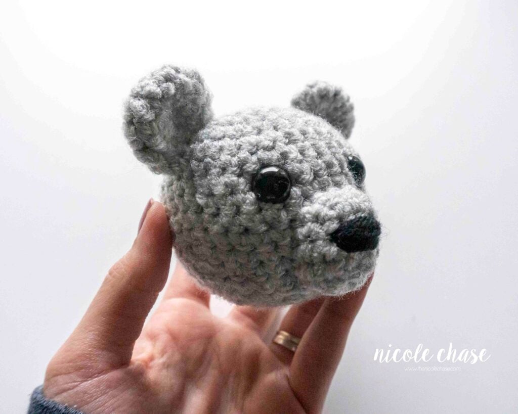 Comparison of amigurumi bear heads showing the fuzzy wrong side texture (alternate look), demonstrating the aesthetic difference in right side vs wrong side crochet.