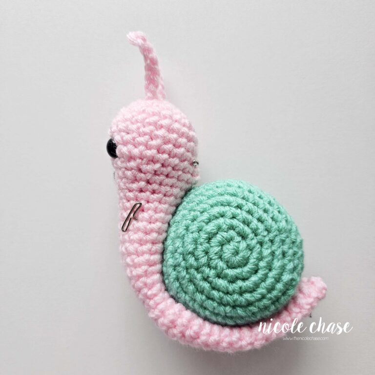 Free Snail Crochet Pattern: Shelly the Amigurumi Snail